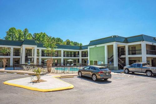 Lithia Springs Hotel | Quality Inn & Suites near Six Flags - Austell