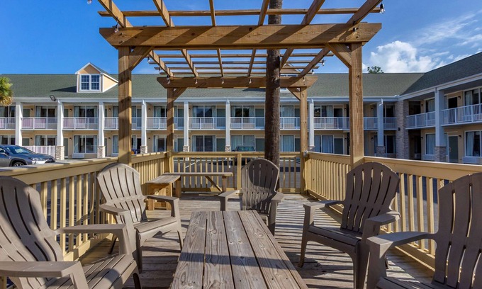 Pawleys Island Hotel | Quality Inn & Suites
