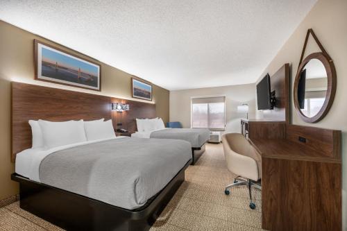 Richland Hotel | Quality Inn & Suites Rockport-Owensboro North GOLD AWARD WINNER