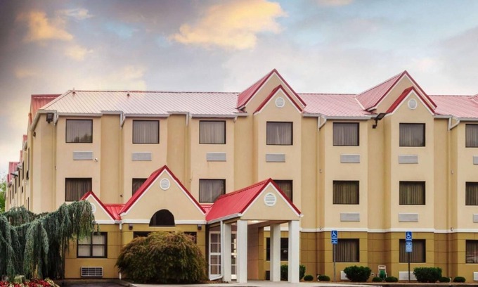 Ashley Oaks Hotel | Quality Inn & Suites
