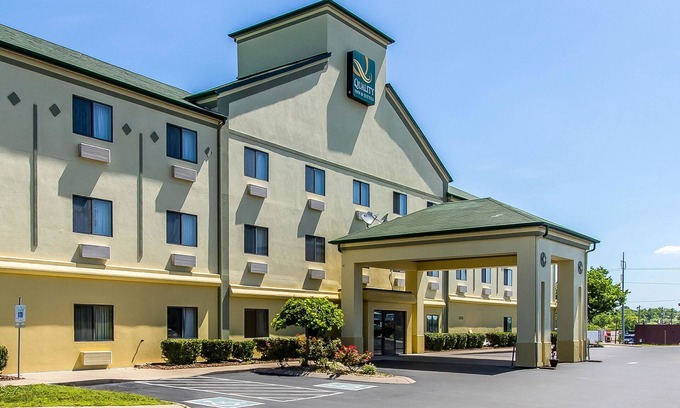 La Vergne Hotel | Quality Inn & Suites