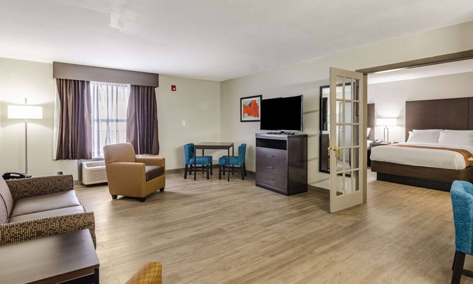 Bristol Hotel | Quality Inn