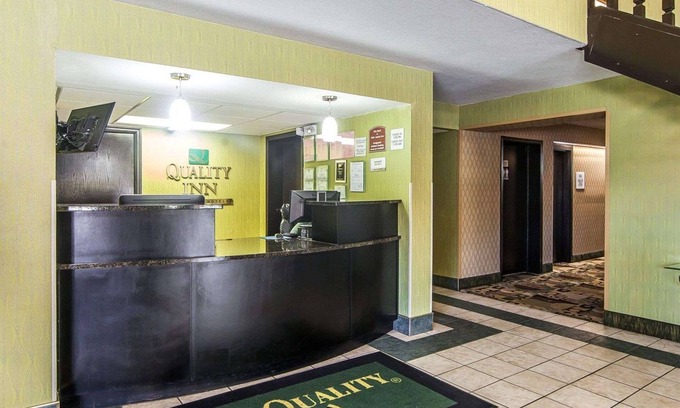 Sweetwater Hotel | Quality Inn West