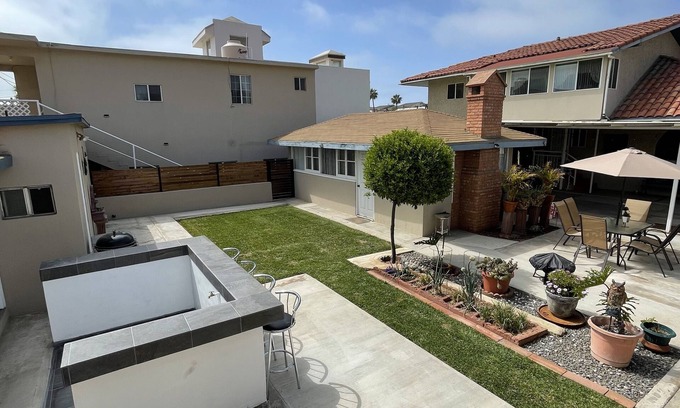 Ensenada Apartamento | Quality Lodging by the Sea. Lovely full size apartment w/balcony and ocean view.