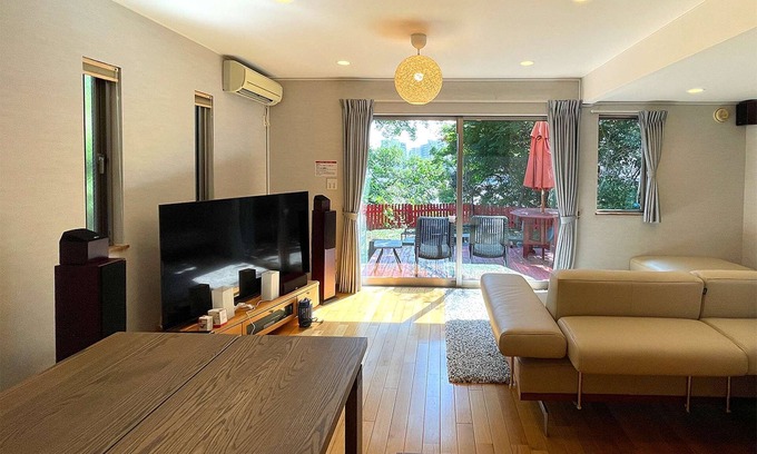 Honkomagome Apartamento | Quality lodging in the heart of Tokyo. A 4-minute walk from Tabata Station on the JR Yamanote Line. Maximum of 19 people.