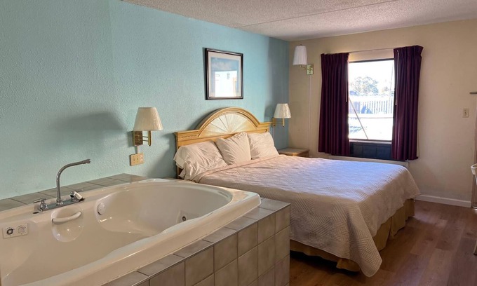 Richmond Hotel | Quality Quarters Inn