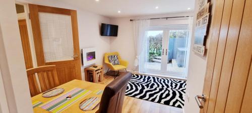 Looe Casa | Quality Self Catering Accommodation Looe Polperro Sleeps 2