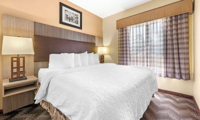 Wayne Hotel | Quality Suites