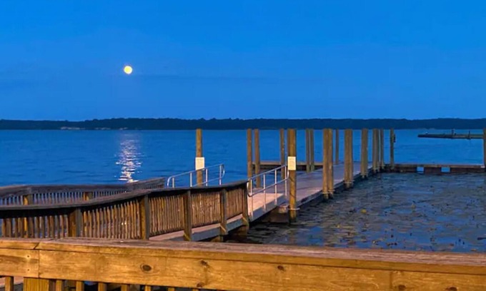 Pisgah Casa | Quantico Bungalow Marine Graduations FBI HQ Marines Potomac River Getaway