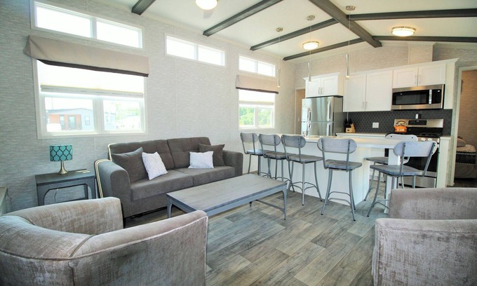 Sherkston Cabaña | Quarry Meadows Resort Living ! Sherkson Shores
