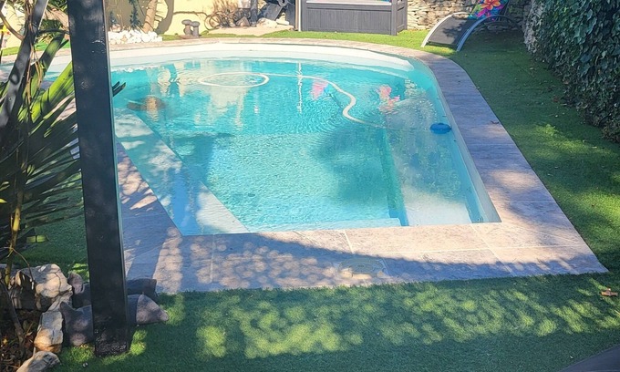 Quartier des Espesses Casa | Quartier Bois des Espeisses Haven of peace with private swimming pool.