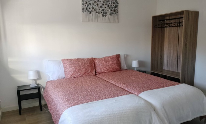 Senhora da Hora Apartamento | Quarto com Kitchenet junto ao Metro