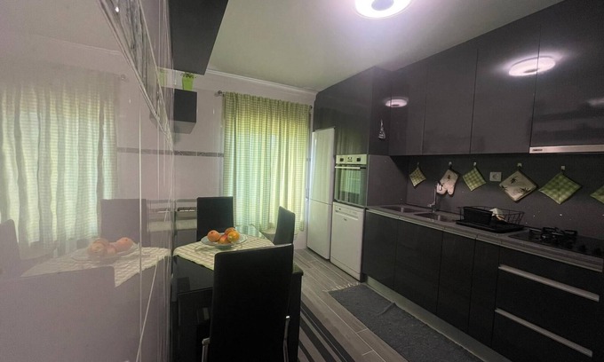 Palhais Apartamento | Quarto com wc no Montijo