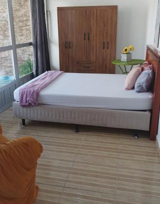 Portao Casa | Quarto Duplo BWC compartilhado