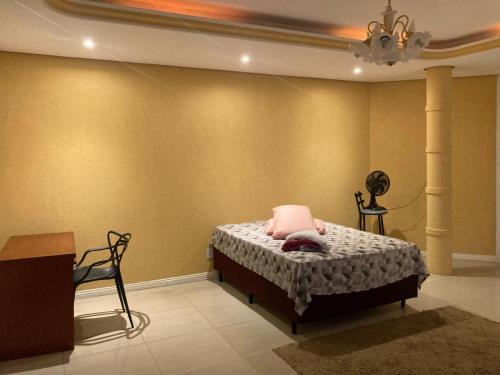 Florianopolis Casa | Quarto Elegante e Iluminado Charme e Privacidade Garantidos em casa compartilhada