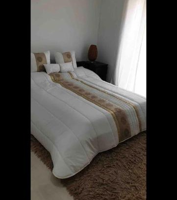 Santa Iria de Azoia Casa | Quarto privado num apartamento partilhado