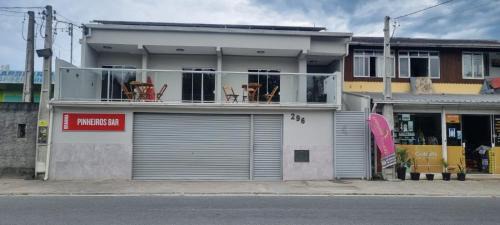 Ribeirao da Ilha Apartamento | Quartos Confortáveis em casa compartilhada - 5 min Aeroporto Internacional