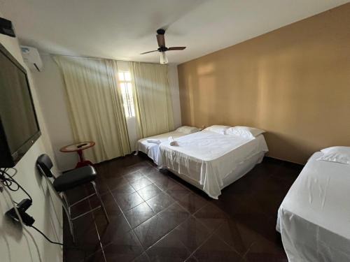 Goiania Casa | Quartos Quintal Bueno! Com ar, tv e internet no melhor bairro de Goiânia! Perto do Goiânia Shopping, Parque Areião Hospital Premium Mater Dei OVG Vaca Brava Marista Campo do Goiás!