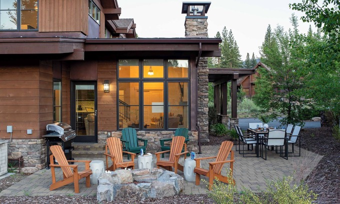 Truckee Cabina | Quartz by Avantstay Stunning Home In Truckee w/ Views