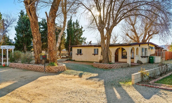 Quartz Hill Casa | Serene Ranch Style home (habitación 1)