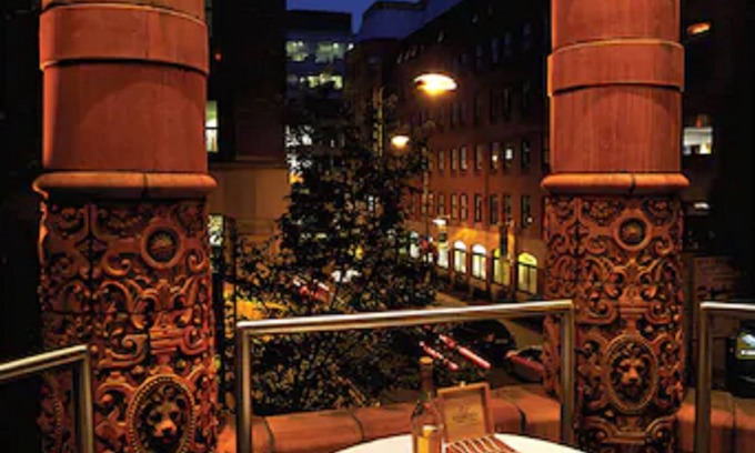Leeds City Center Hotel | Quebecs