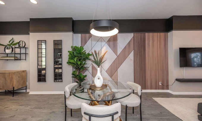 Mount Auburn Apartamento | Queen City Views 3 – Chic 2 BDR!