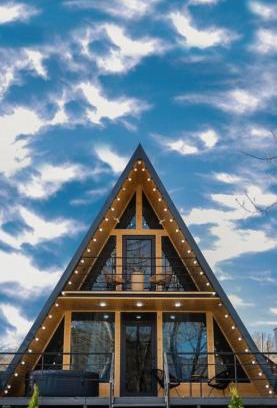 Armenia Casa | Queen House