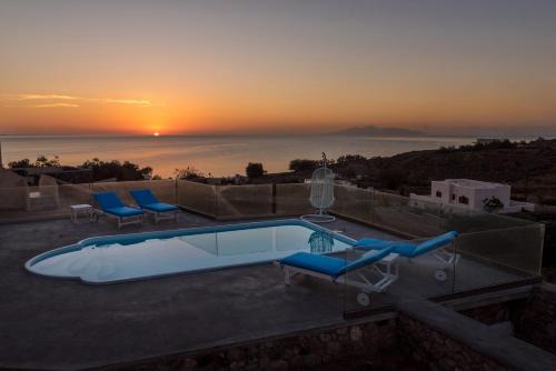 Karterados Casa | Queen of Santorini