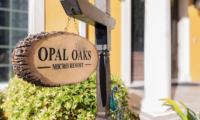 Lakeland Casa | Queen Room at Opal Oaks Micro Resort - Pool, Hot Tub, Sauna, Billiards