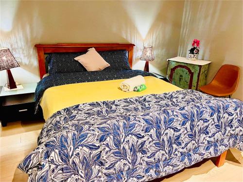 Karabar Casa | Queen Room in share house of De Murray B&B in Centre Queanbeyan & Canberra airport