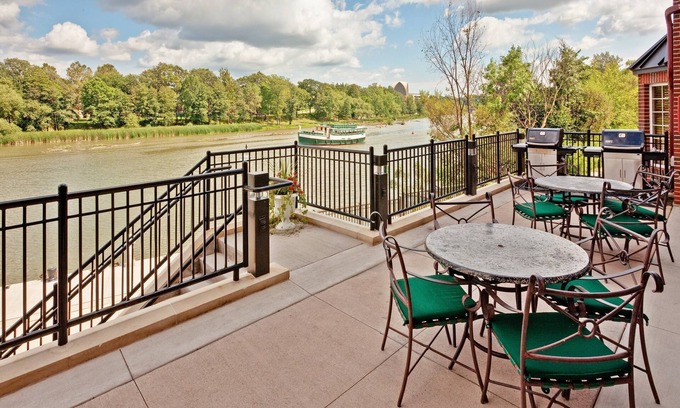 Rochester Apartamento | Estudio Queen con vistas al río | A solo un paseo de la Universidad de Rochester