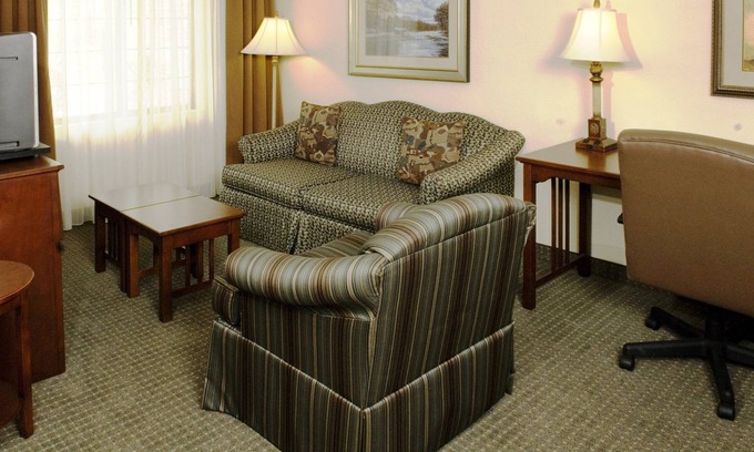 Eden Condominio | Queen Suite | Laptop-friendly + FREE Breakfast