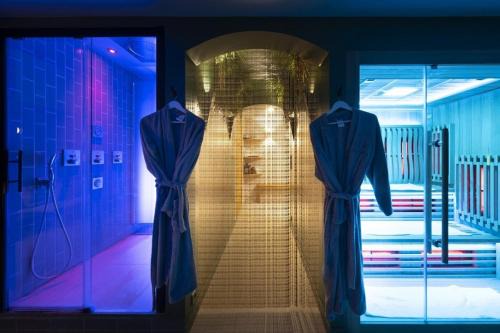 Clichy-Sous-Bois Casa | Queen Suite with Balcony and Private Spa Access 21h30-23h30