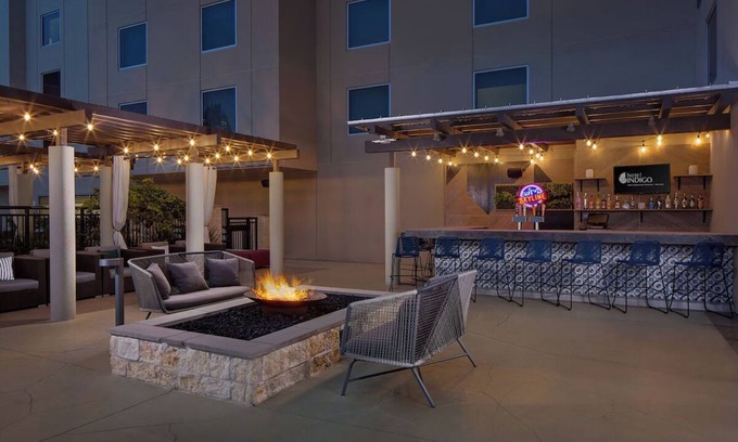 Red River Cultural District Casa | Queen Twins Adventure, Hotel Indigo Austin, Family Pool Time, 2 Rooms