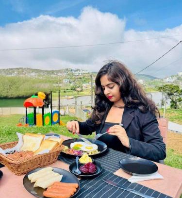 Nuwara Eliya Hotel | Queens Lake Cabin