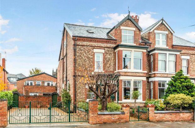 Trafford Apartamento | Queens One