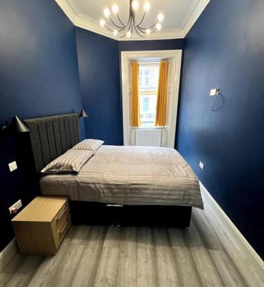 Glasgow Apartamento | Queens Park Area, Beautiful vibrant ground floor Apartment Lovely