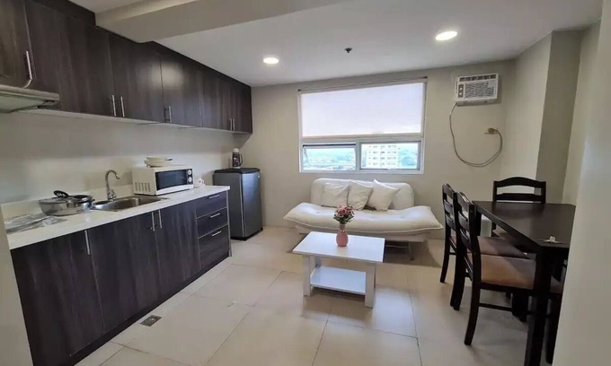 Valencia Apartamento | Quezon City 2BR Condo Unit for 4Pax w/ Pool Access