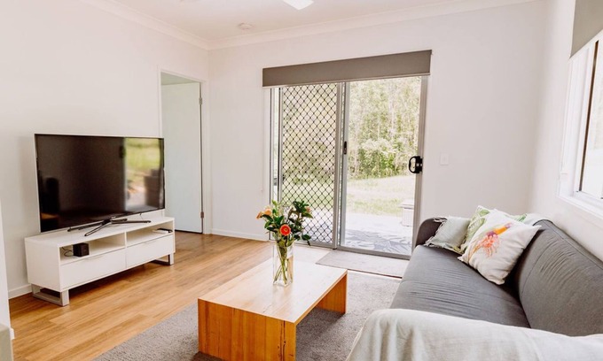 Verrierdale Casa | Quiet 2BR Hideaway, Free Parking, BBQ, Peace & Quiet
