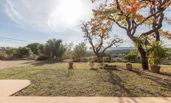 Mouans-Sartoux Apartamento | Quiet 3BR with terrace & incredible Mountain view
