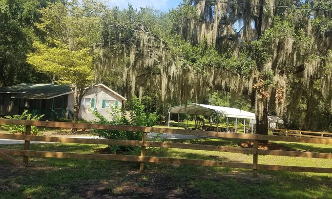 Johns Island Casa | Quiet 4 bedroom close to the beach