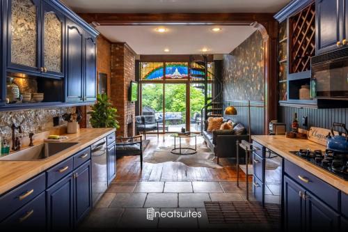 Mount Adams Casa | Quiet 4BR - Weddings Family Pets - 3min DT Cincy