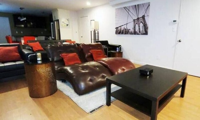 Inglewood Apartamento | QUIET, ADULT Lake View Rental
