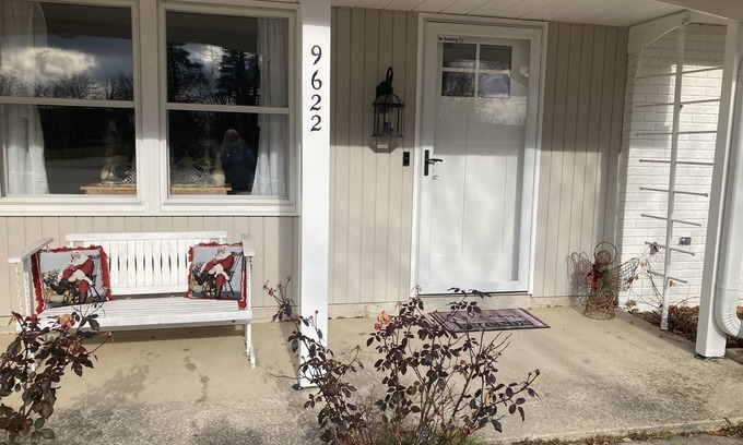 Saint Marys Allen County Casa | Quiet and comfy home is one of Fort Wayne's most sought after areas of the city