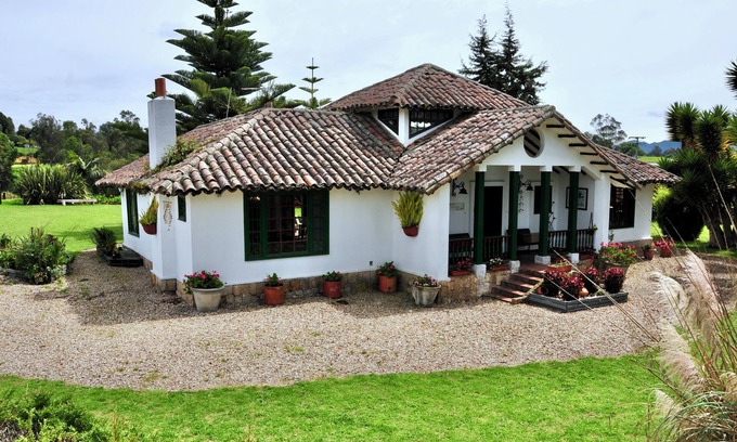 El Rosal Cabaña | Quiet and green rural house 50 min from Bogota (pet friendly)