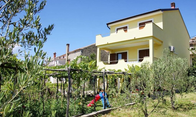 Dobrinj Apartamento | Quiet and peaceful apartment