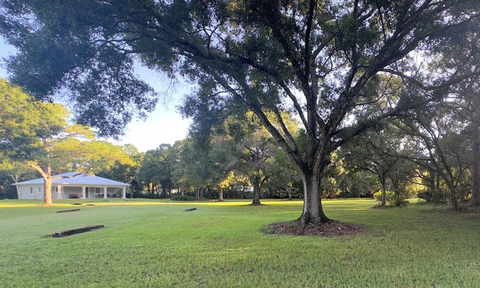 Fort Pierce Casa | Quiet and Secluded. Breakfast Included,