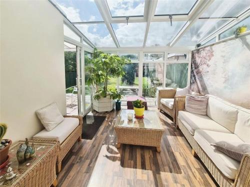 Netley Casa | Quiet and specious 3 bed House