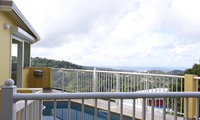 Riviere-Salee Apartamento | Apartamento tranquilo y cálido con piscina privada.