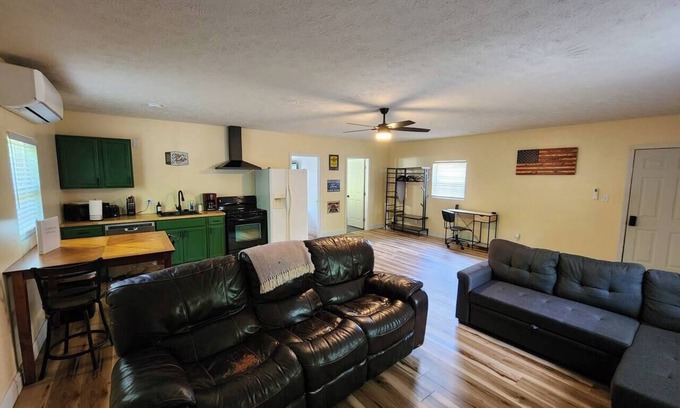 Lake Lynn Apartamento | Quiet Apartment close to Town Center